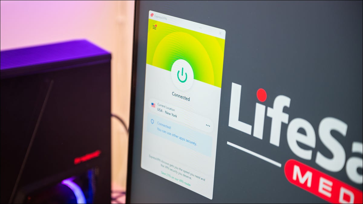 ExpressVPN بر روی یک رایانه بازی مجهز به ویندوز 11 اجرا می شود